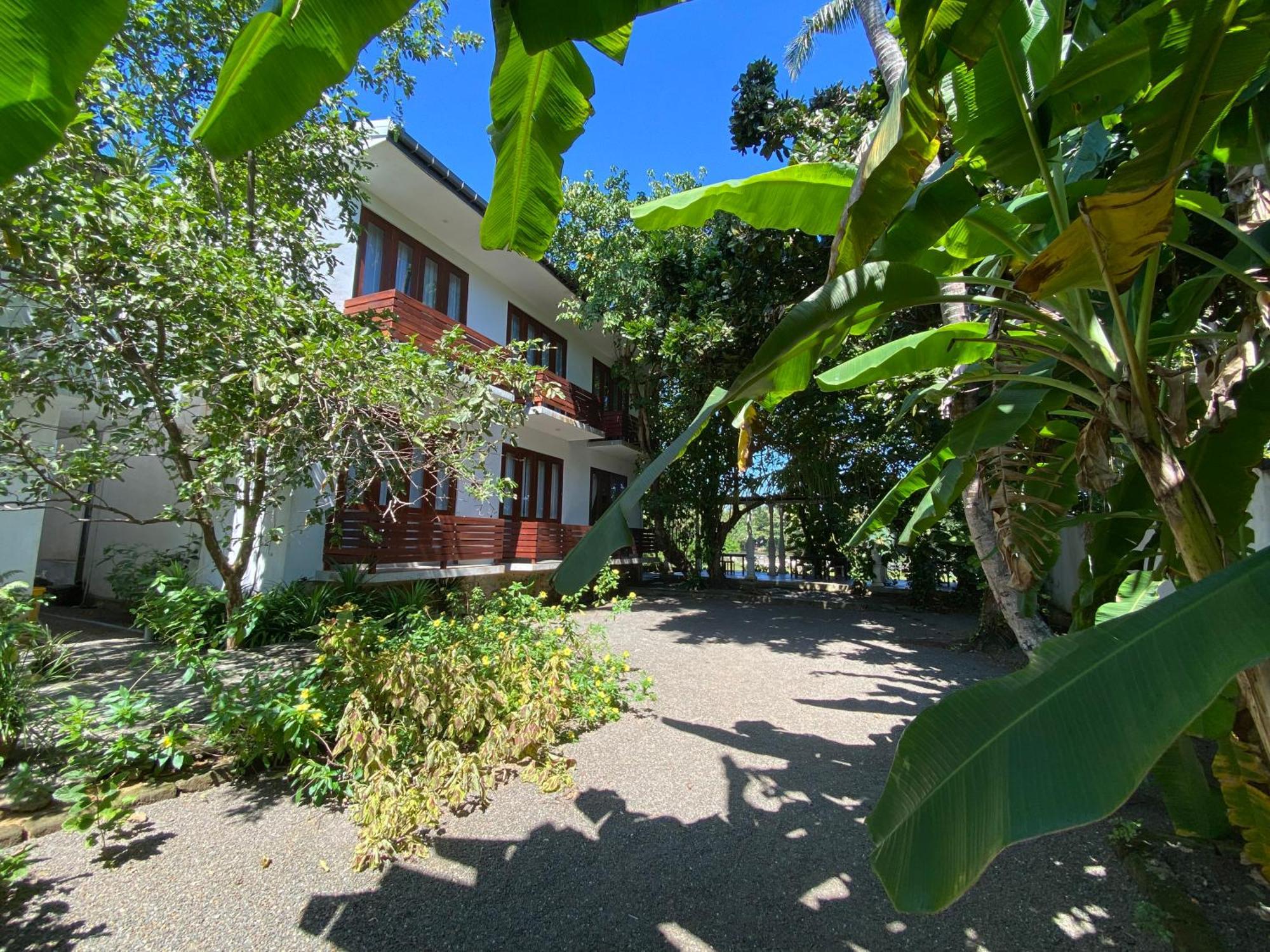 Lake House Hikka Hikkaduwa Exterior photo