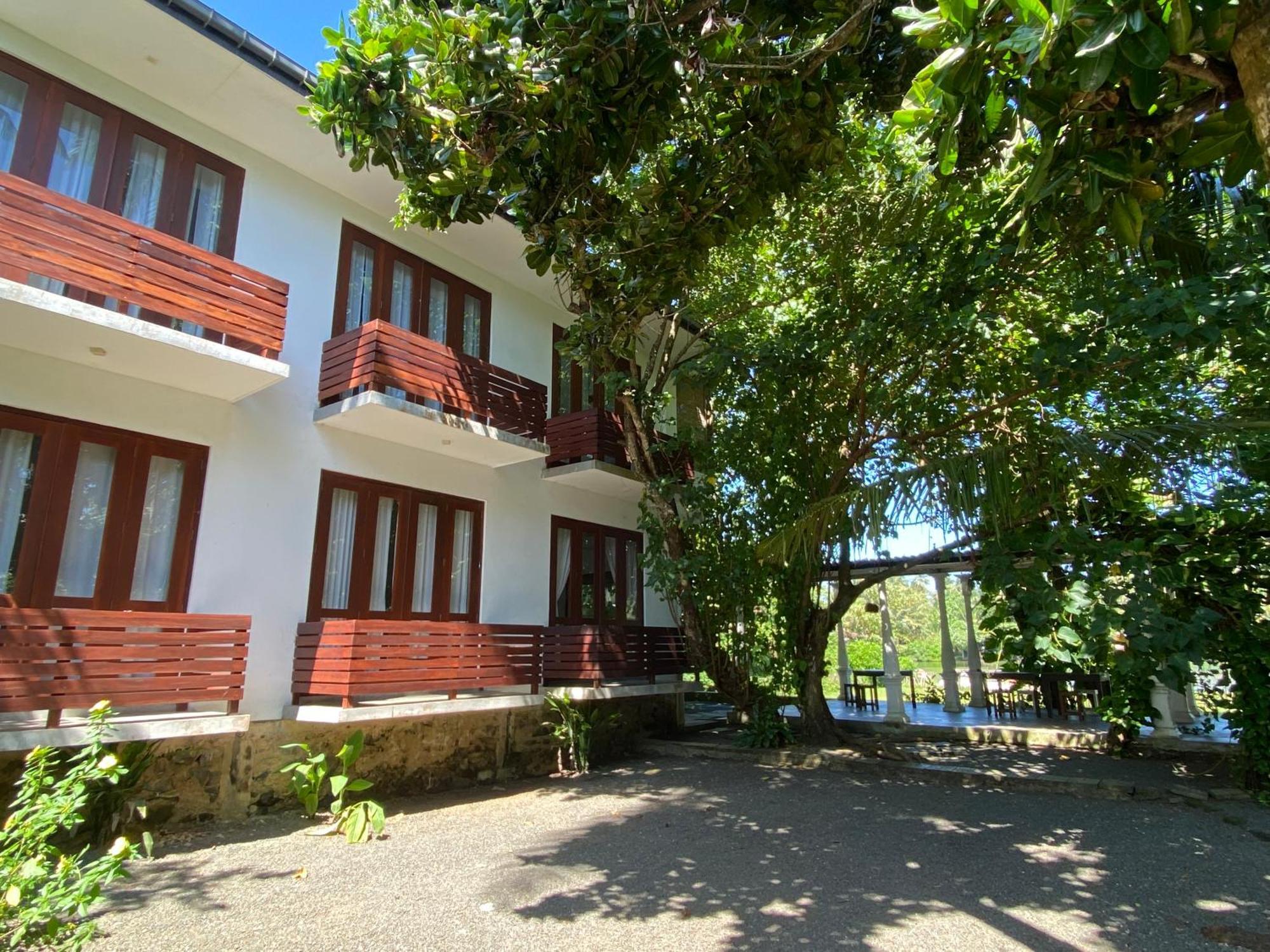 Lake House Hikka Hikkaduwa Exterior photo
