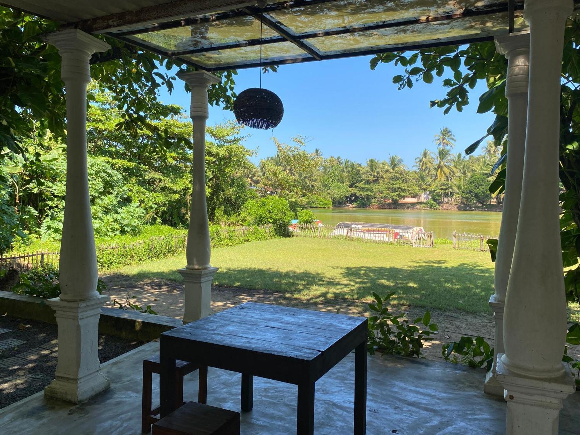 Lake House Hikka Hikkaduwa Exterior photo