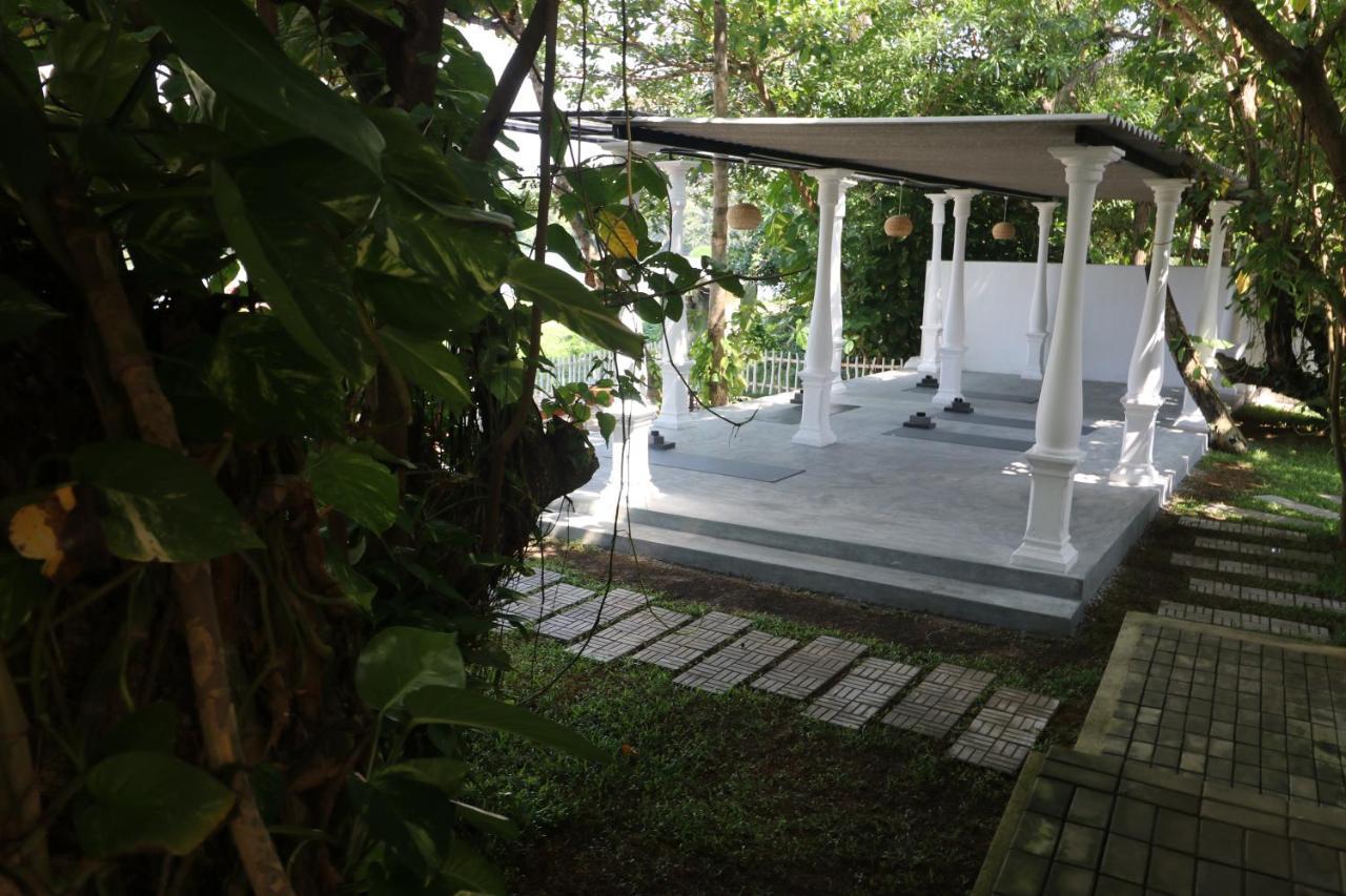 Lake House Hikka Hikkaduwa Exterior photo